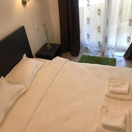 Rez 1 Apartman *
